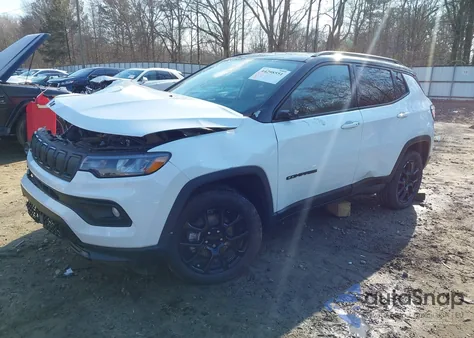 2022 Jeep Compass Altitude 4X4 z USA, uszkodzony, nr VIN 3C4NJDBB3NT184868